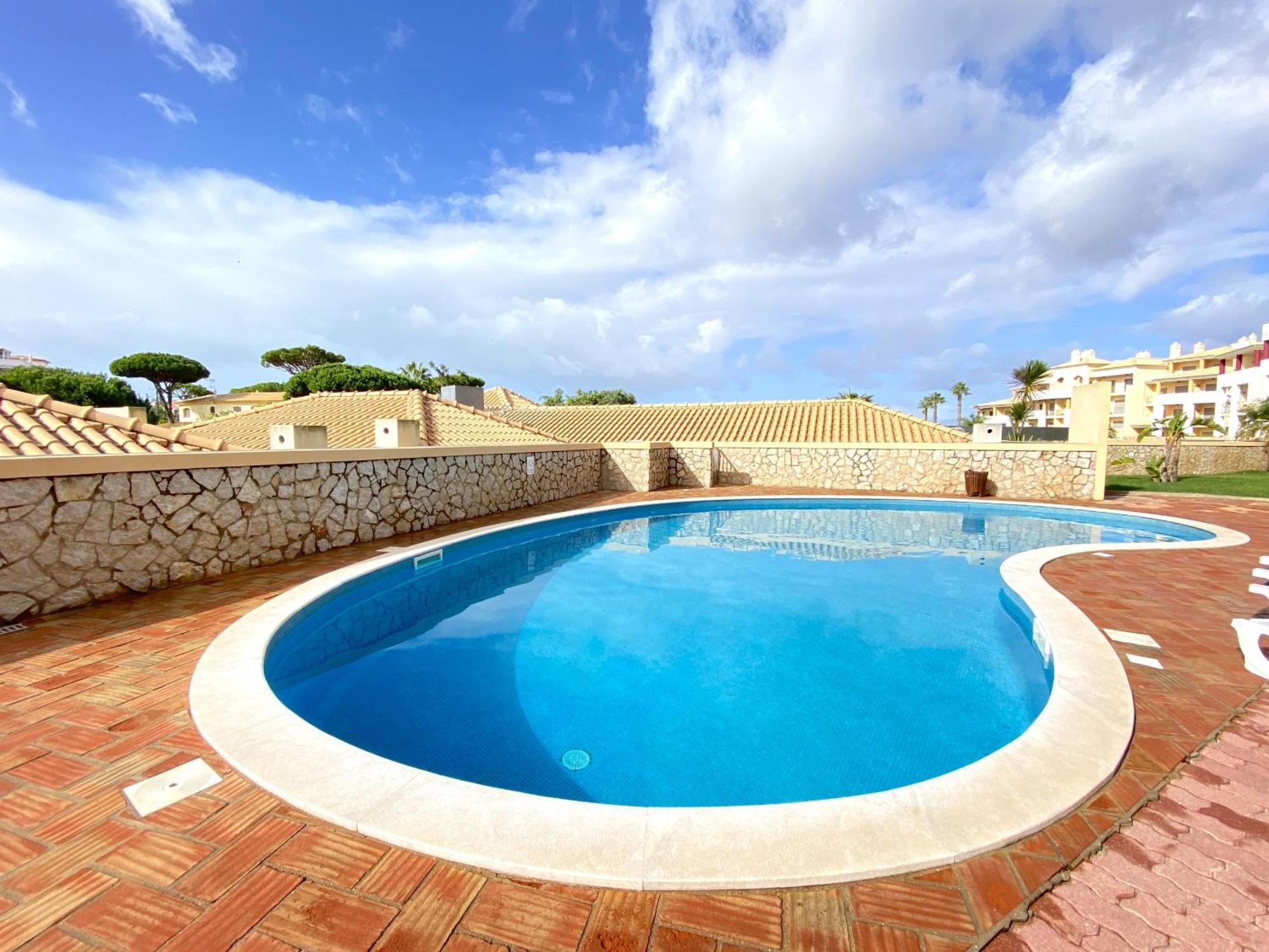 Albufeira Sunny Style With Pool By Homing Apartman Kültér fotó